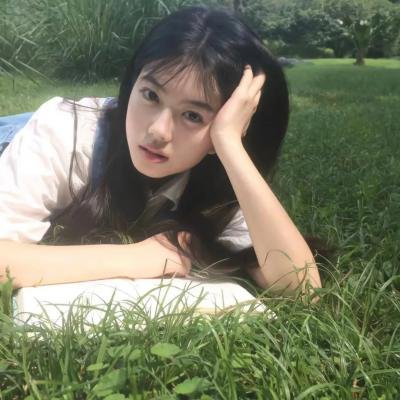 蓝天花朵